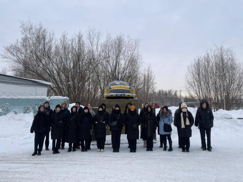 Сургутские студенты посетили музей Центра профессиональной подготовки окружного управления